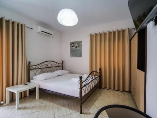 Vironas Hotel Himare Luaran gambar